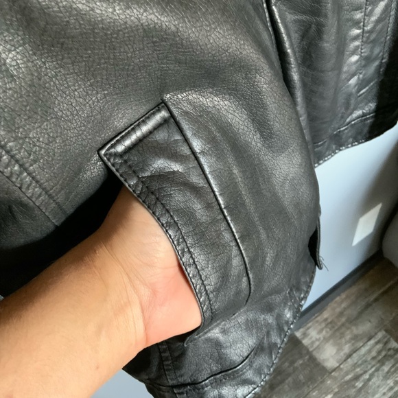 LEVI’S vintage black faux leather trucker motorcycle jacket zippers - Picture 6 of 16